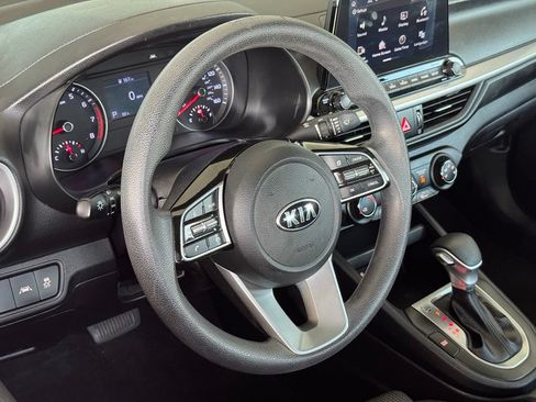 Used 2020 Kia Forte LXS FWD image 16