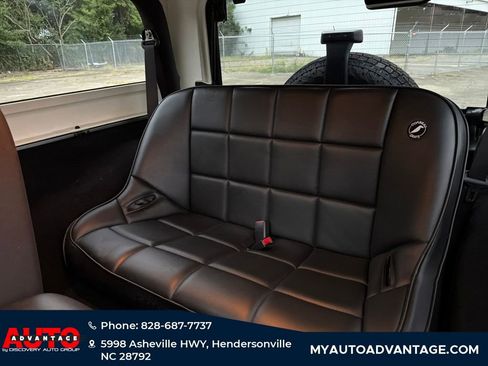 Used 2017 Jeep Wrangler Sport w/ Connectivity Group image 18