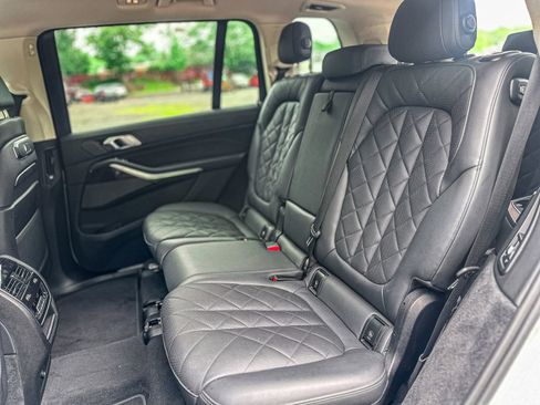 Used 2024 BMW X7 xDrive40i image 14