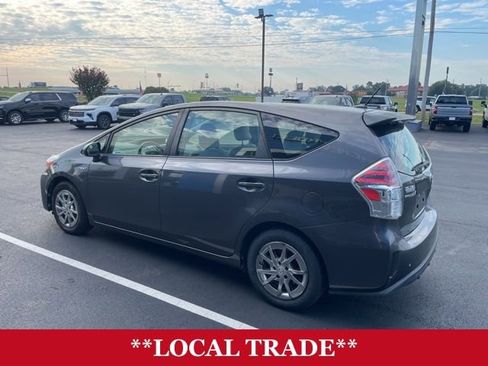 Used 2017 Toyota Prius V Four image 19