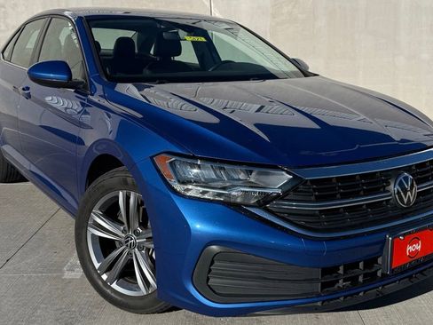 Certified 2024 Volkswagen Jetta SE image 1