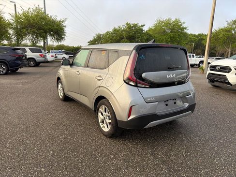 Used 2025 Kia Soul LX w/ LX Technology Package image 3
