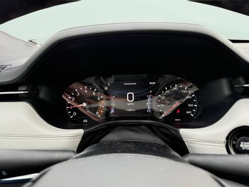 Used 2025 Jeep Compass Limited image 20