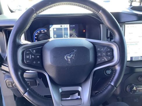 Used 2022 Ford Bronco Outer Banks w/ Sasquatch Package AWD/4WD image 11