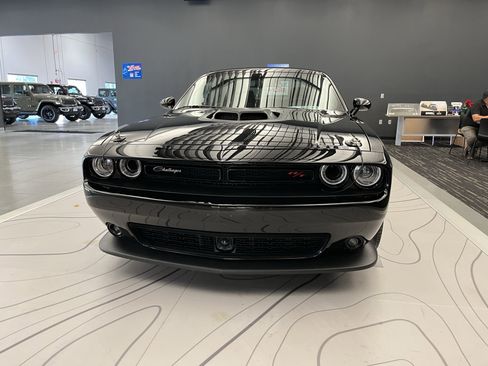 Certified 2023 Dodge Challenger R/T w/ Plus Package image 8