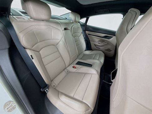 Used 2022 Porsche Taycan image 29