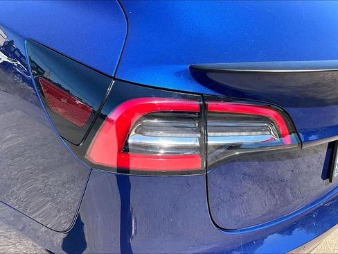 Used 2021 Tesla Model 3 Standard Range Plus RWD image 28