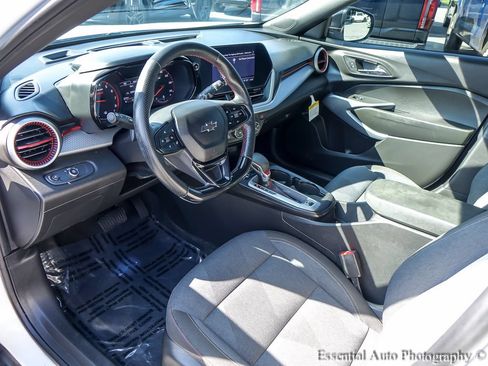 Used 2024 Chevrolet Trax RS w/ Driver Confidence Package FWD image 9