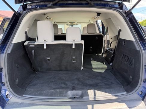 Used 2022 Nissan Pathfinder SV AWD/4WD image 29