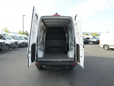 Used 2024 Mercedes-Benz Sprinter 144 Cargo image 6