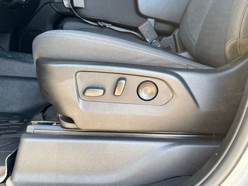 Used 2024 Chevrolet Silverado 2500 Custom w/ Custom Value Package image 13