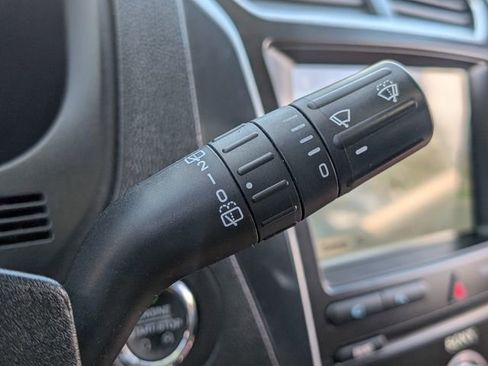 Used 2019 Ford Explorer Limited FWD image 29