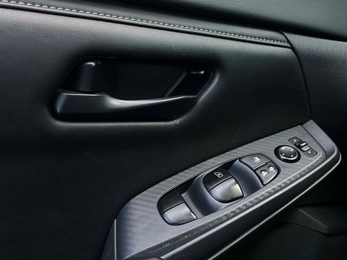 Used 2025 Nissan Sentra S image 19