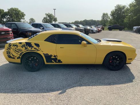 Used 2010 Dodge Challenger SRT8 w/ SRT Option Group II RWD image 13