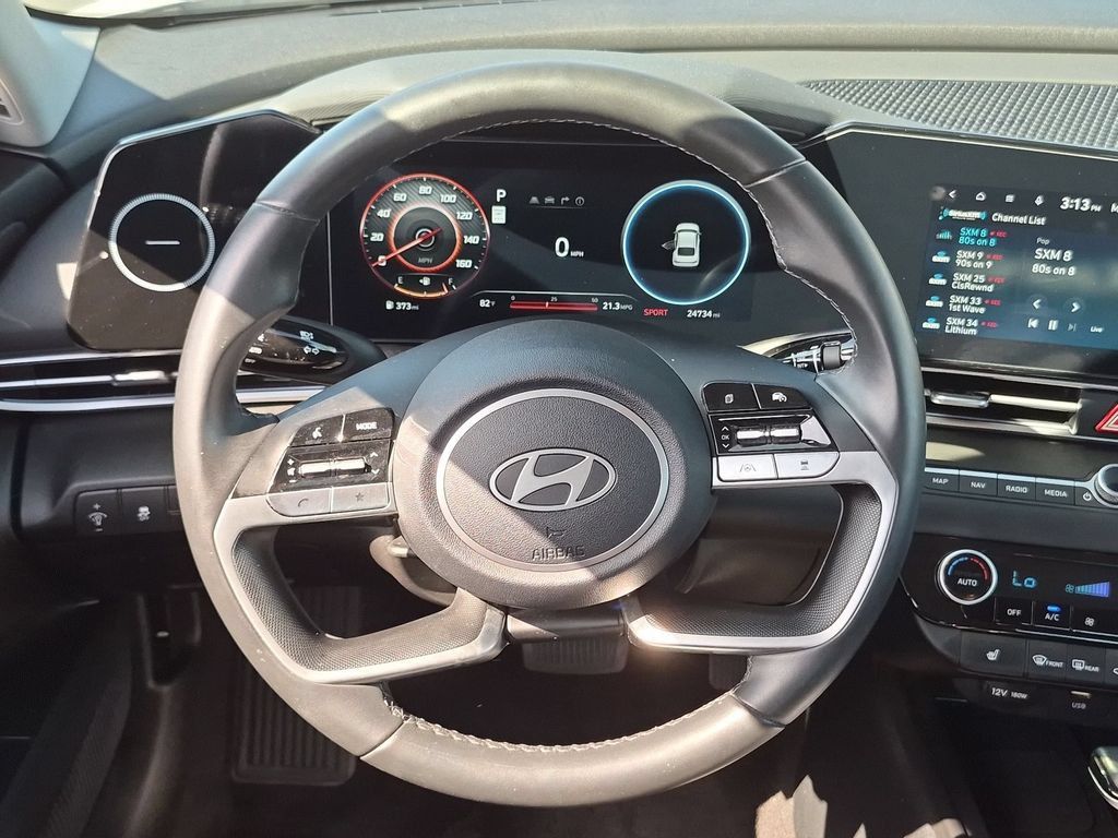Used 2025 Hyundai Elantra SEL FWD image 23