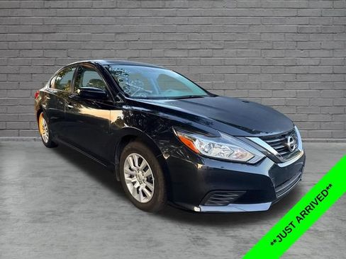 Used 2016 Nissan Altima 2.5 S w/ Power Driver Seat Package FWD image 1