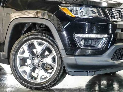 Used 2018 Jeep Compass Limited AWD/4WD image 4