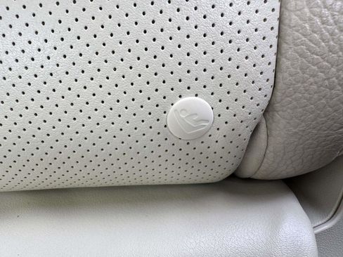 Used 2019 Lexus GX 460 Premium w/ Premium Package image 22