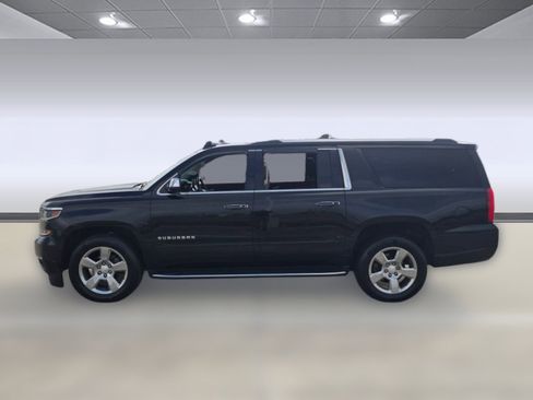 Used 2019 Chevrolet Suburban Premier image 2