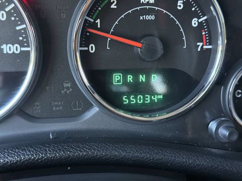Used 2015 Jeep Wrangler Unlimited Sahara w/ Connectivity Group AWD/4WD image 13