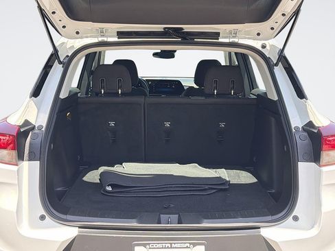 Used 2025 Chevrolet TrailBlazer LS FWD image 25