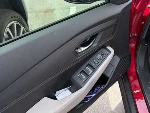 Used 2025 Honda Accord SE image 2