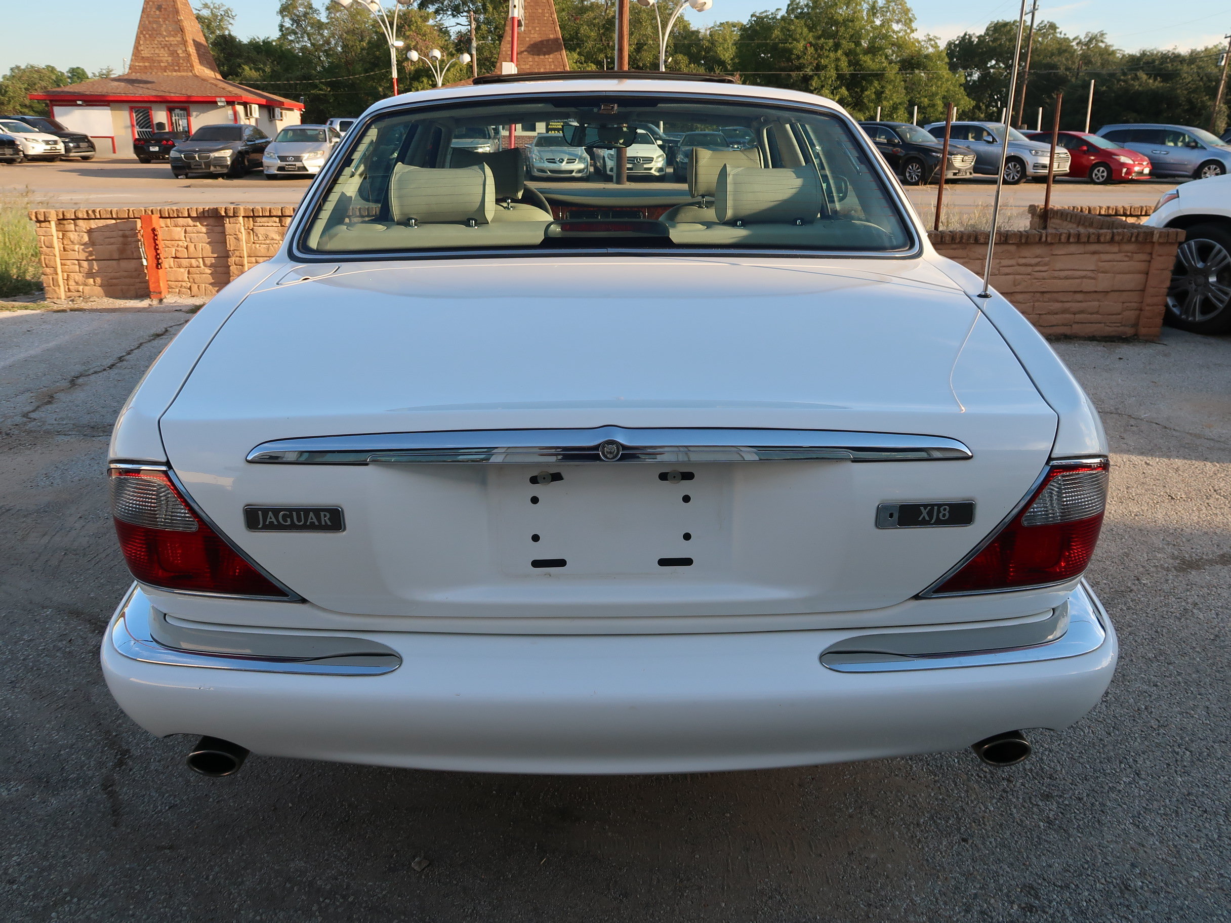 Used 1999 Jaguar XJ8 RWD image 14