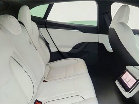 Used 2022 Tesla Model S Plaid image 23