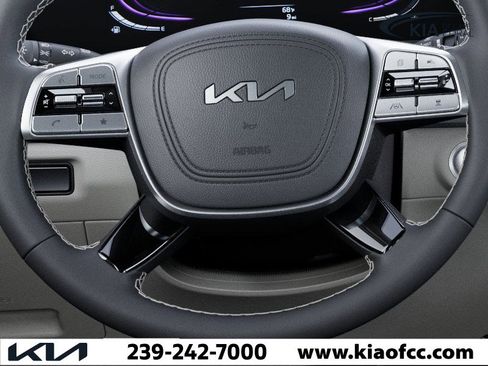 New 2025 Kia Telluride S image 22