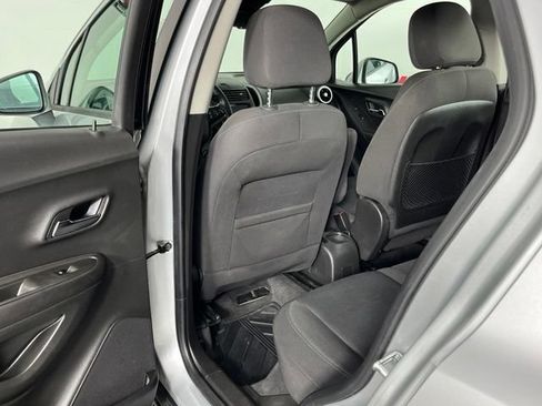 Used 2016 Chevrolet Trax LS w/ LPO, Protection Package FWD image 17