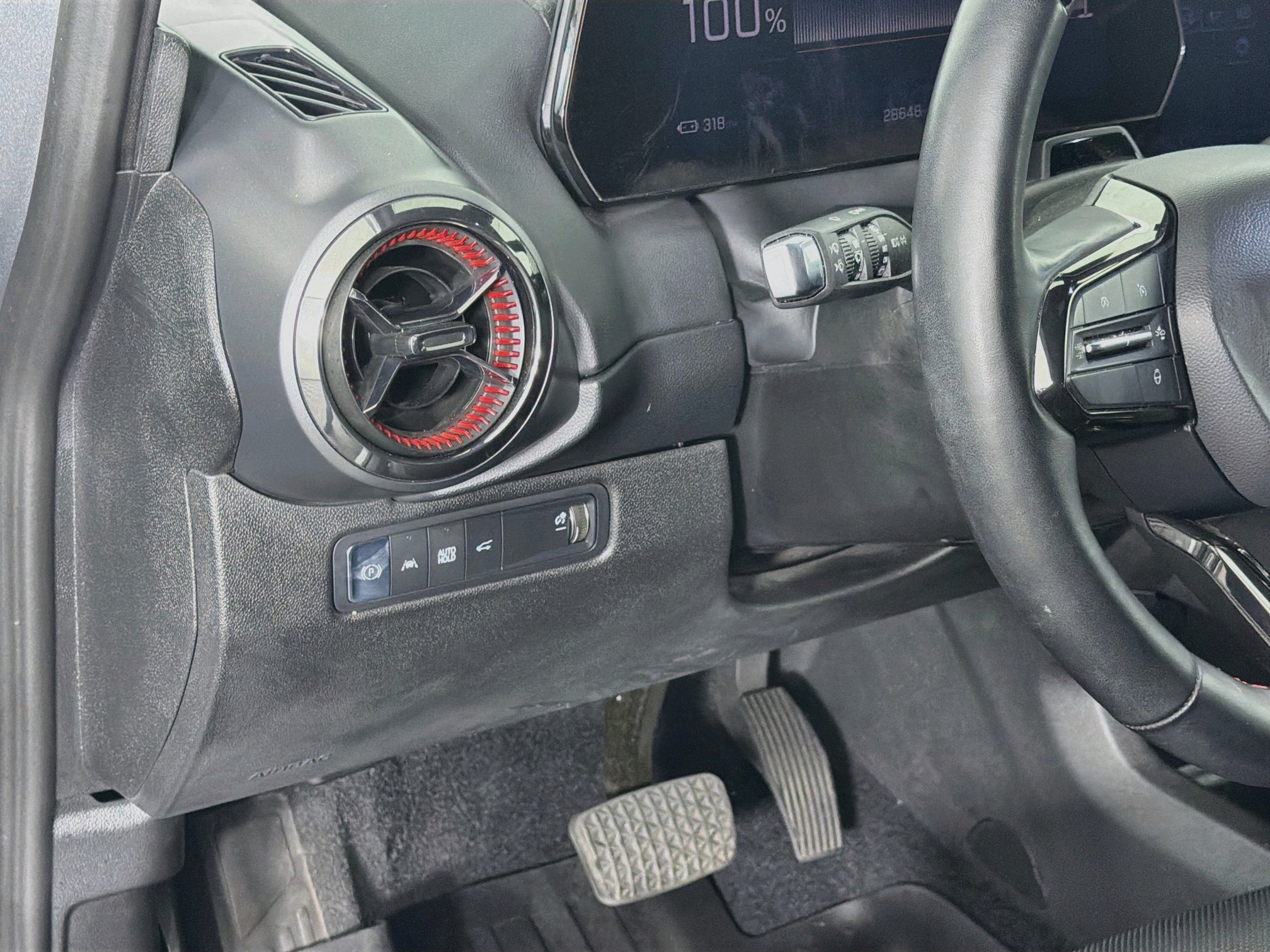 Used 2024 Chevrolet Equinox EV RS FWD image 17