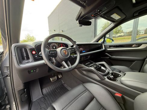 New 2026 Porsche Cayenne S AWD/4WD image 12