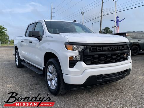 Used 2024 Chevrolet Silverado 1500 Custom AWD/4WD image 1