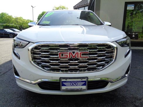 Used 2019 GMC Terrain Denali w/ Advanced Safety Package AWD/4WD image 2