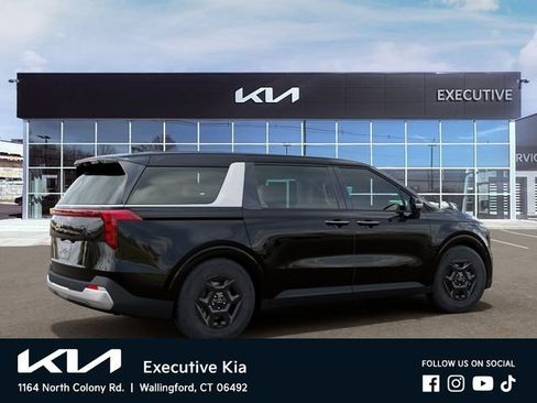 New 2026 Kia Carnival FWD image 6