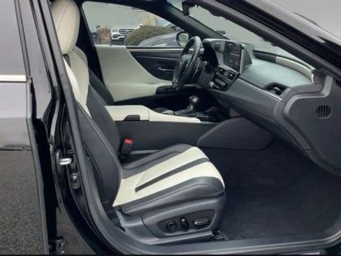 Used 2023 Lexus ES 300h F Sport image 13