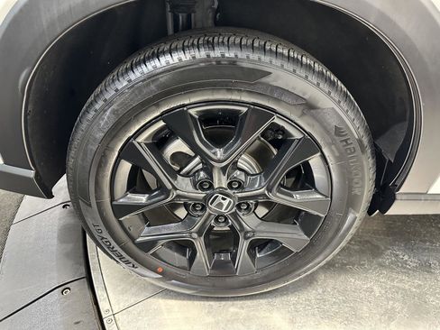 Certified 2025 Honda HR-V Sport image 11