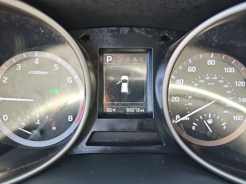 Used 2018 Hyundai Santa Fe SE FWD image 10