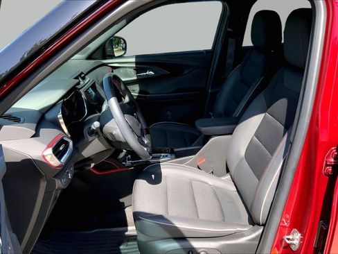 Used 2023 Chevrolet TrailBlazer RS w/ Sun and Liftgate Package FWD image 8
