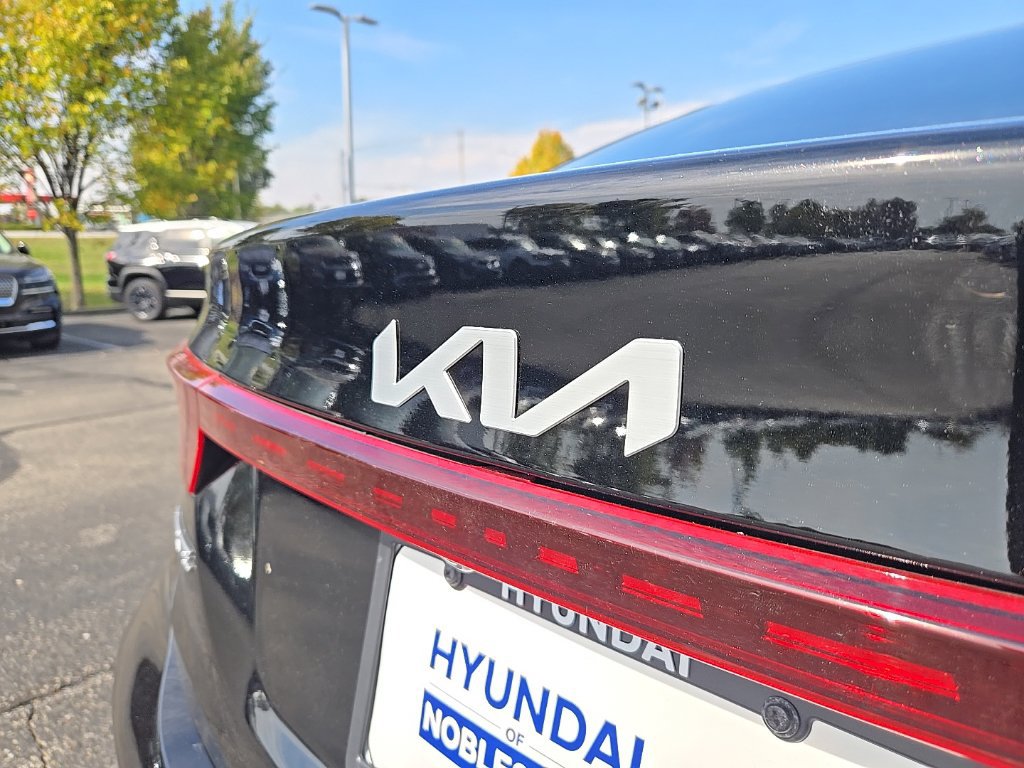 Used 2024 Kia Forte LXS w/ LXS Technology Package FWD image 12