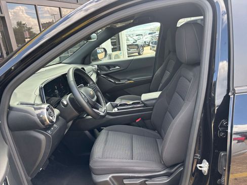 Used 2025 Chevrolet Equinox LT FWD image 28