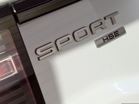Used 2018 Land Rover Discovery Sport HSE AWD/4WD image 37