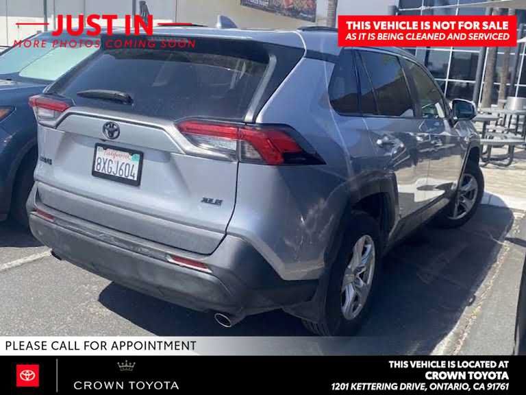 Used 2021 Toyota RAV4 XLE FWD image 4