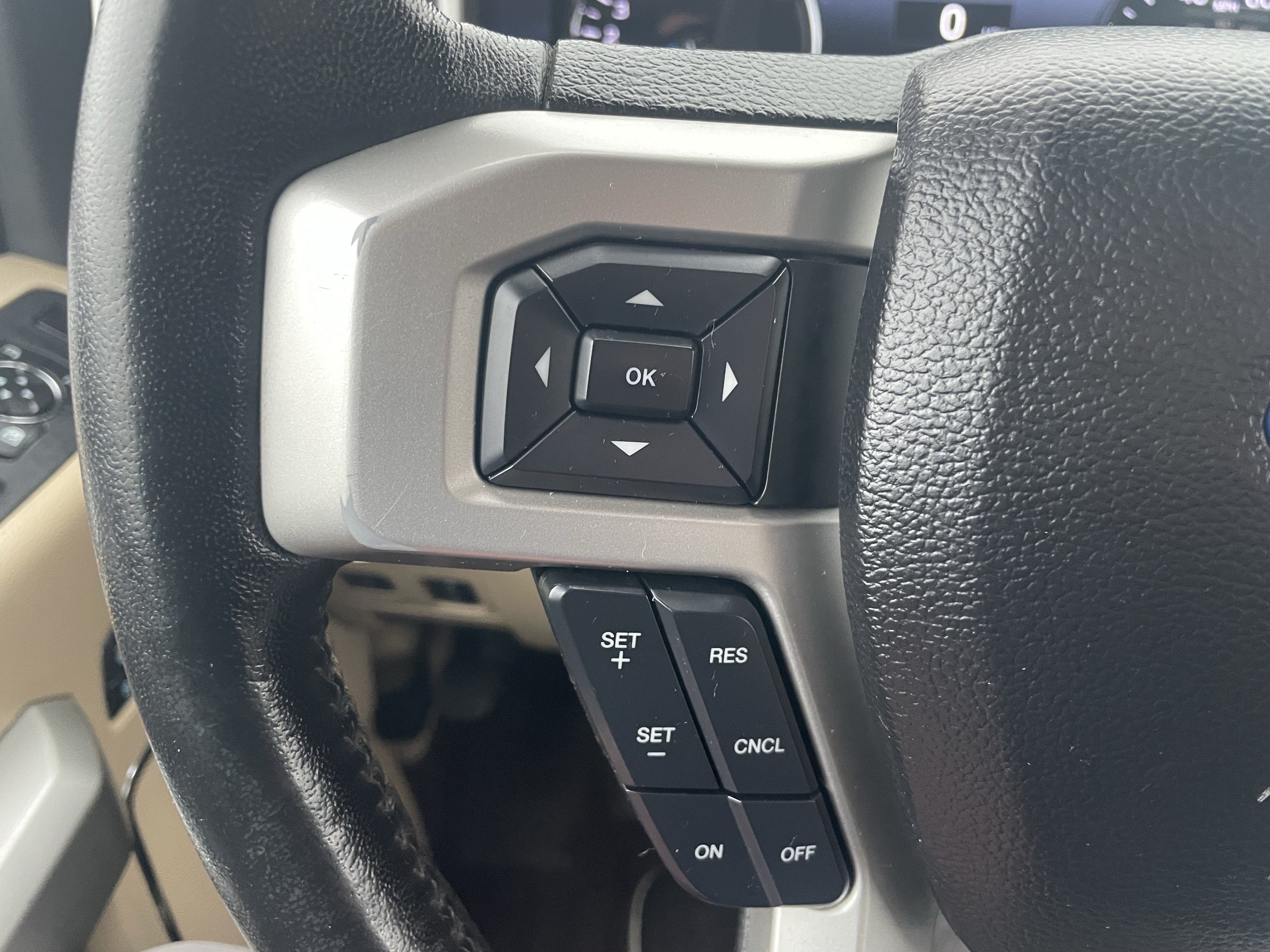 Used 2017 Ford F350 Lariat AWD/4WD image 11