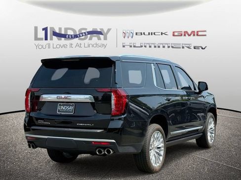 Used 2024 GMC Yukon Denali AWD/4WD image 3