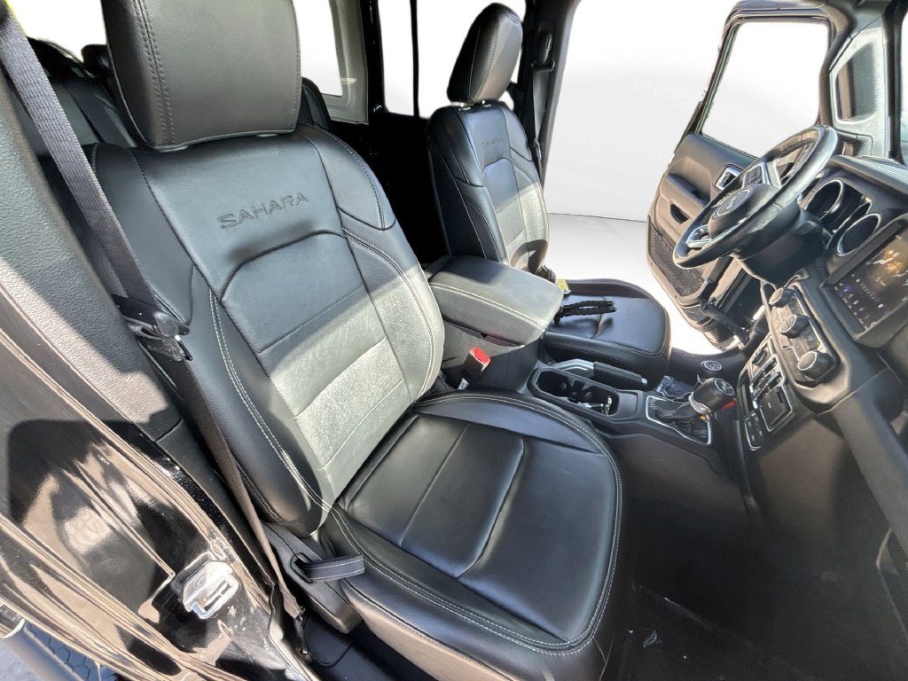 Used 2021 Jeep Wrangler Unlimited Sahara w/ Cold Weather Group AWD/4WD image 28