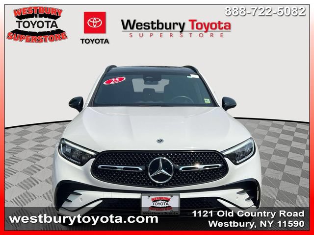 Used 2025 Mercedes-Benz GLC 300 4MATIC image 3
