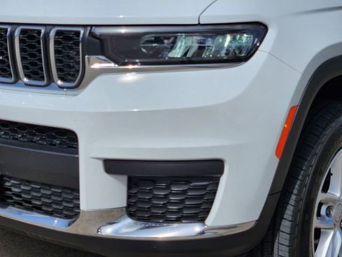 Certified 2024 Jeep Grand Cherokee L Laredo image 8