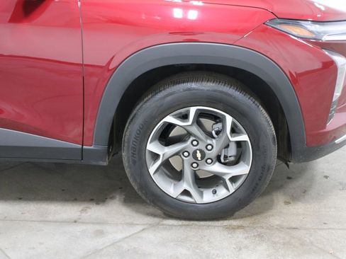 Used 2025 Chevrolet Trax LT image 47