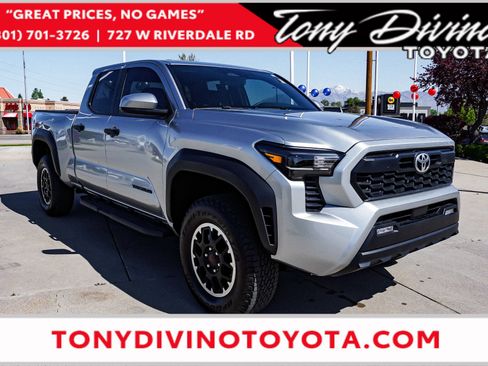 Certified 2025 Toyota Tacoma TRD Off-Road AWD/4WD image 1
